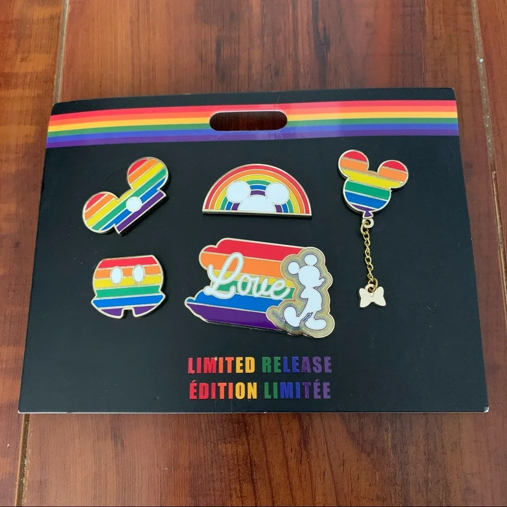 Disney Rainbow LE Pride Pin Set Mickey Mouse 5 Trading